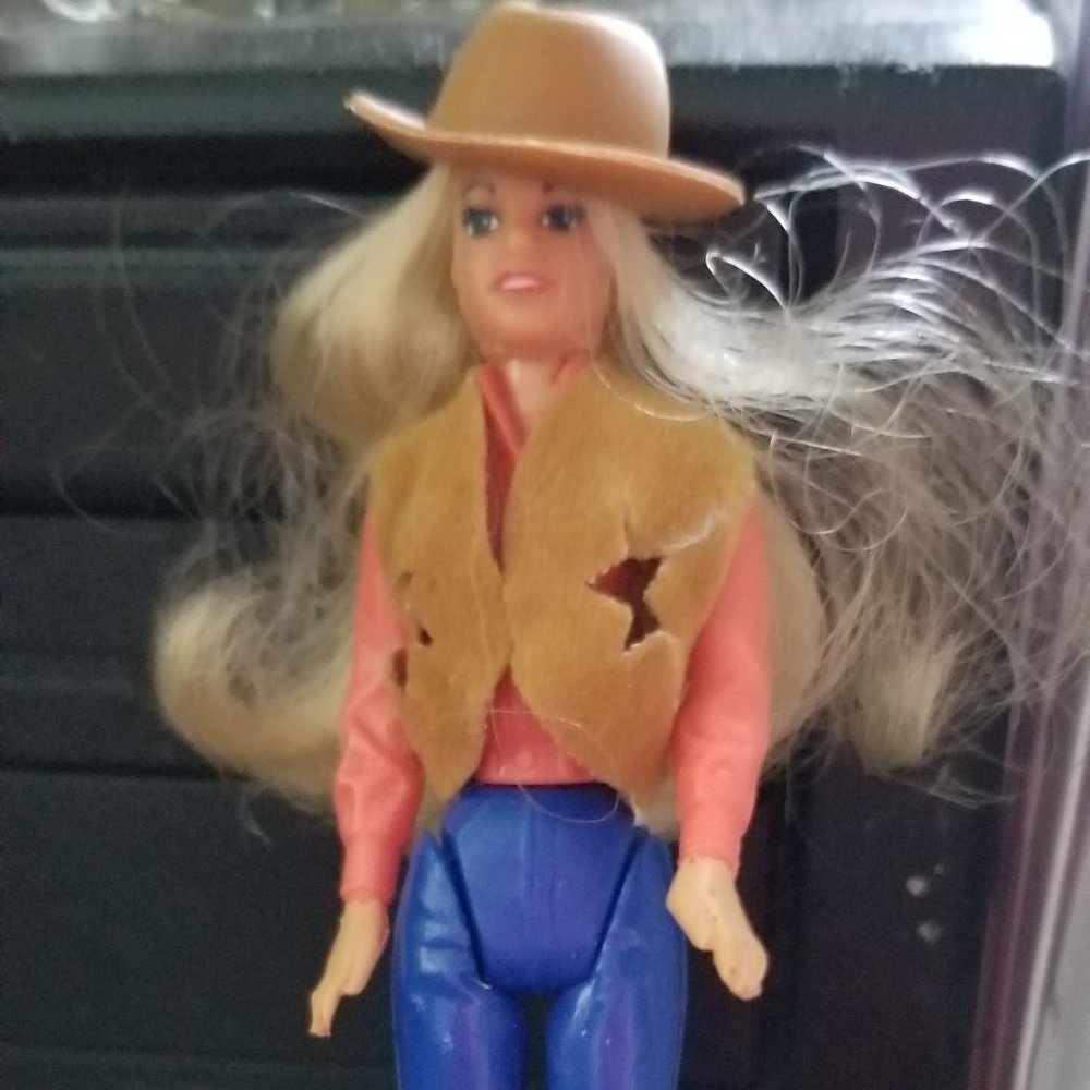 Vintage 'Shara' doll